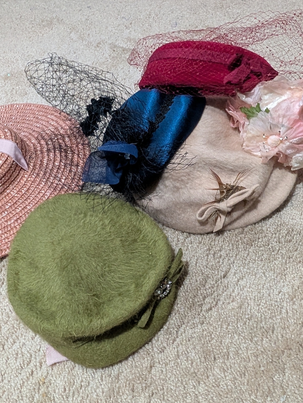 Lot Of Vintage Ladies Fashion Hats